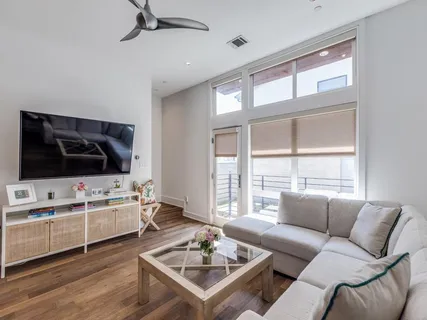 $550,000 | 5202 Capitol Avenue, Unit 1110, Dallas, TX 75206