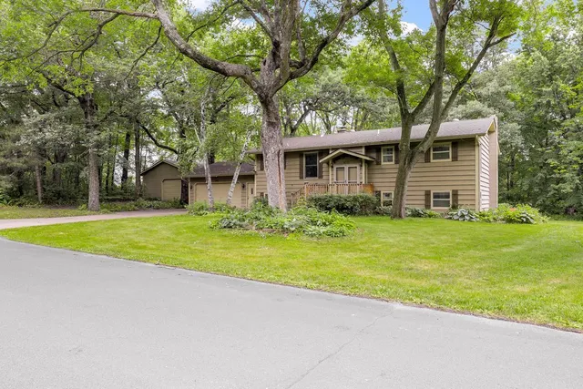 $595,000 | 4775 126th St Court North, White Bear Lake, MN 55110