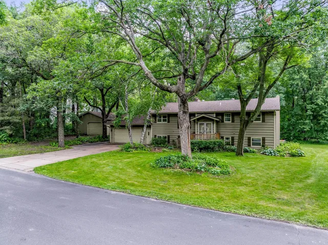 $595,000 | 4775 126th St Court North, White Bear Lake, MN 55110