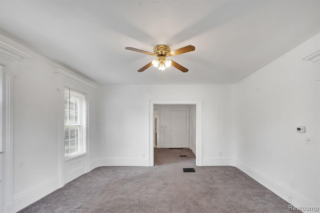 218 South Walnut Street Howell, MI 48843 - Photo 7 of 17