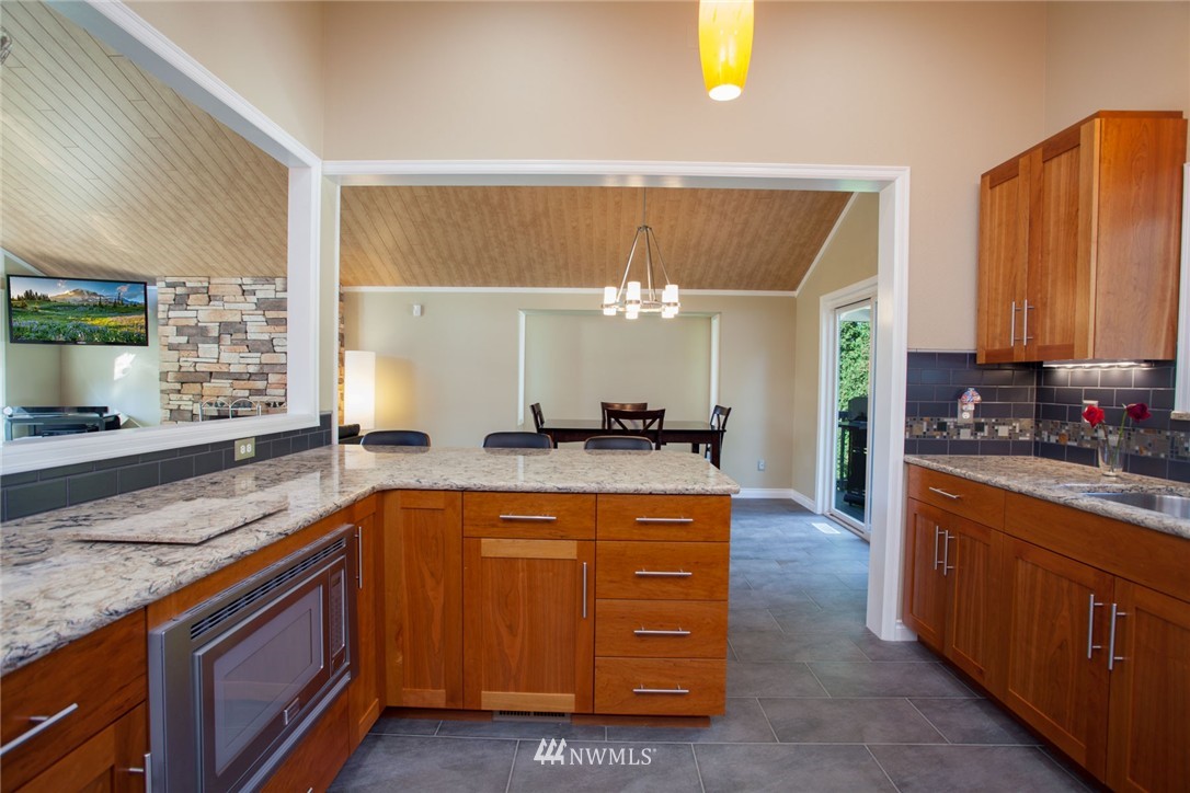 15614 Southeast 173rd Street Renton, WA 98058 - Photo 11 of 25 Gallery Image 11