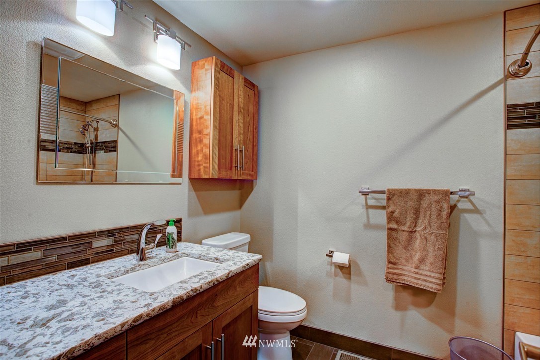 15614 Southeast 173rd Street Renton, WA 98058 - Photo 12 of 25 Gallery Image 12