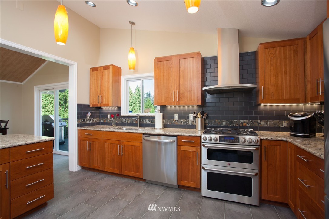 15614 Southeast 173rd Street Renton, WA 98058 - Photo 9 of 25 Gallery Image 9