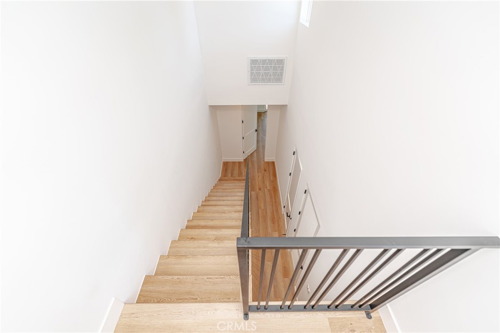 614 1/2 North Rampart Boulevard, Unit 1/2 Silver Lake, CA 90026 - Photo 35 of 41 a view of a hallway with staircase