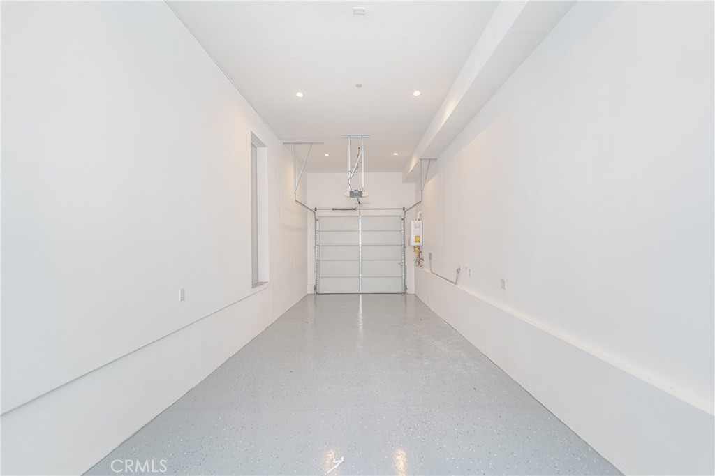 614 1/2 North Rampart Boulevard, Unit 1/2 Silver Lake, CA 90026 - Photo 36 of 41 a view of an empty room