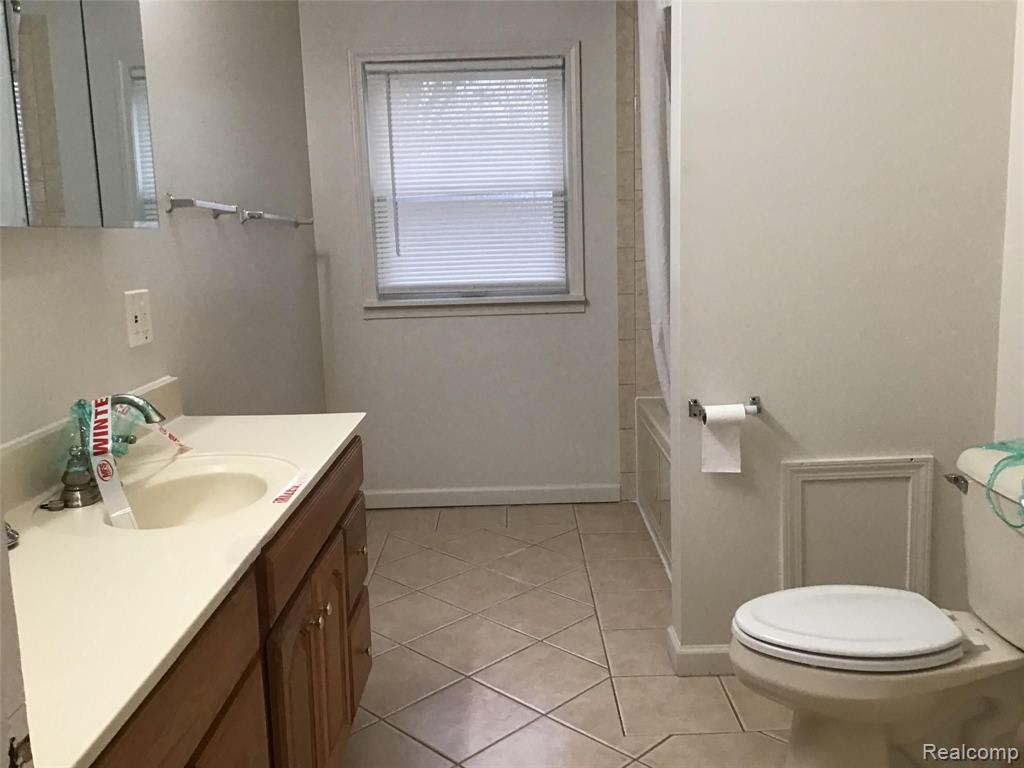 35852 Beverly Road Romulus, MI 48174 - Photo 10 of 12