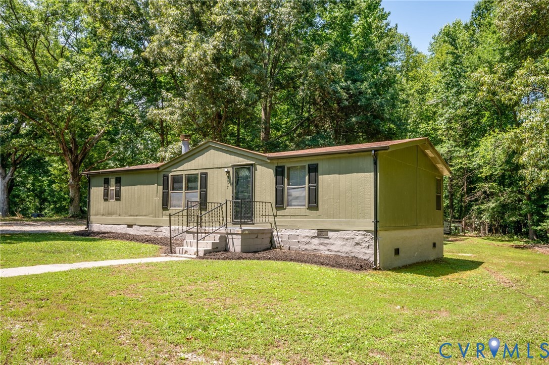 3877 Maidens Road Powhatan, VA 23139 - Photo 2 of 26