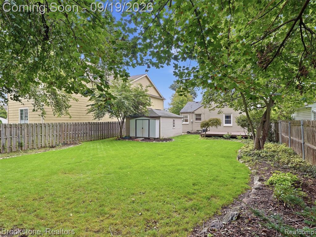 2275 Dorchester Road Birmingham, MI 48009 - Photo 38 of 40 Gallery Image 38