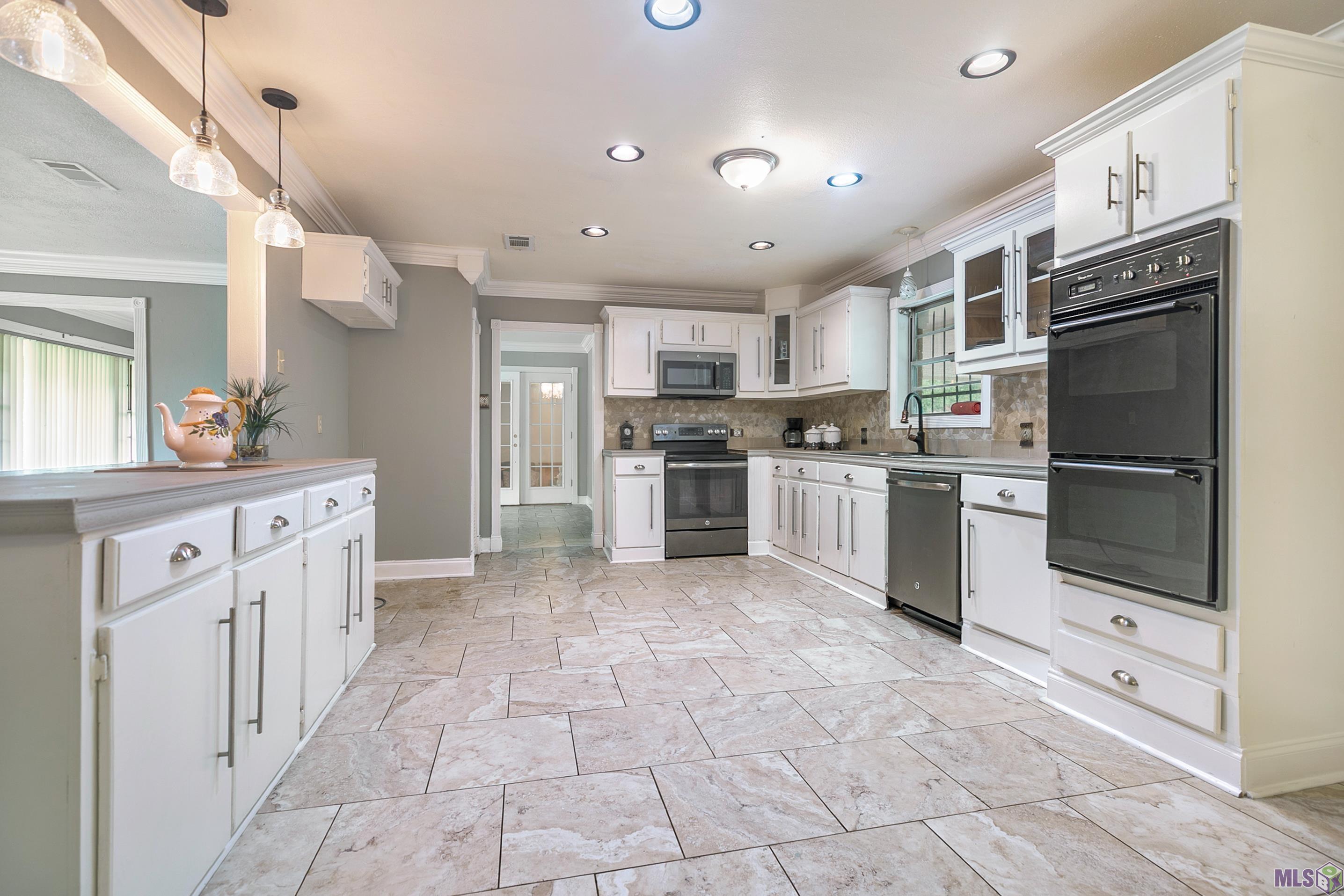 924 Valcour Drive Baton Rouge, LA 70806 - Photo 3 of 15