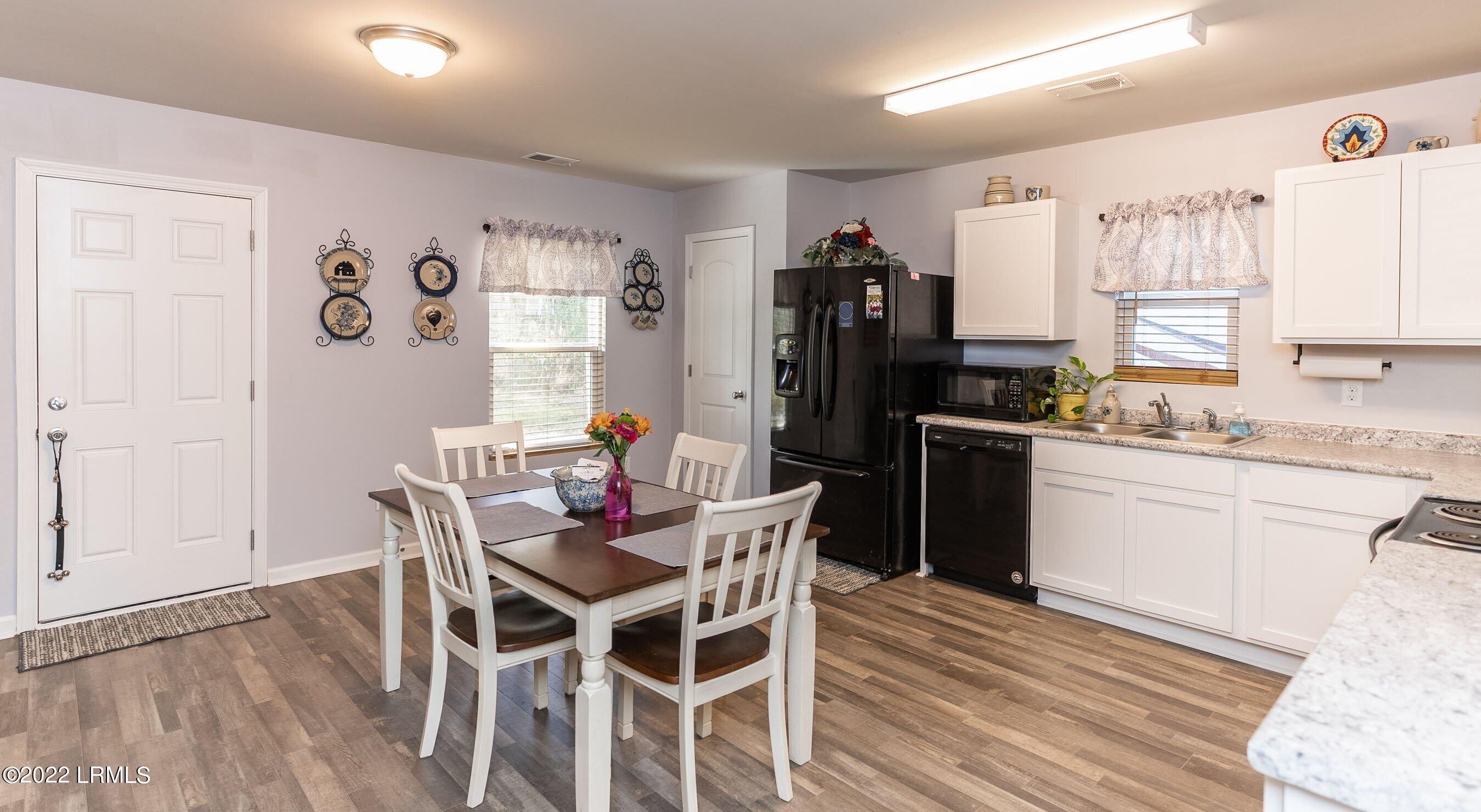 193 Waverly Road Walterboro, SC 29488 - Photo 8 of 23 _DSC3789-1.jpg-SMALL