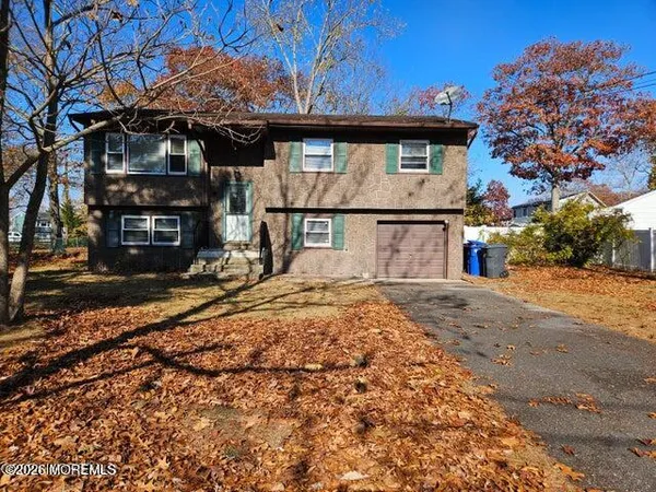 $525,000 | 23 Almond Drive, Toms River, NJ 08753