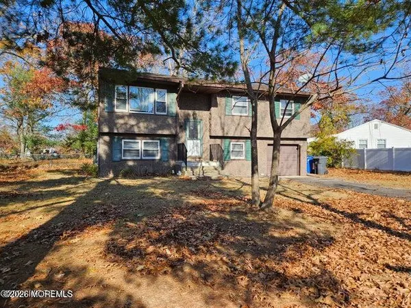$525,000 | 23 Almond Drive, Toms River, NJ 08753