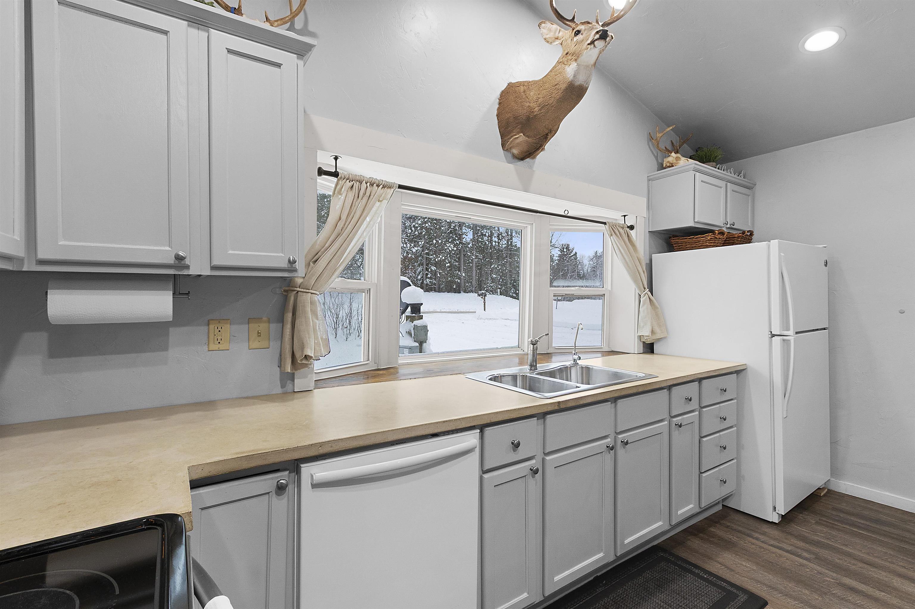 W6524 County Road R Niagara, WI 54151 - Photo 17 of 33