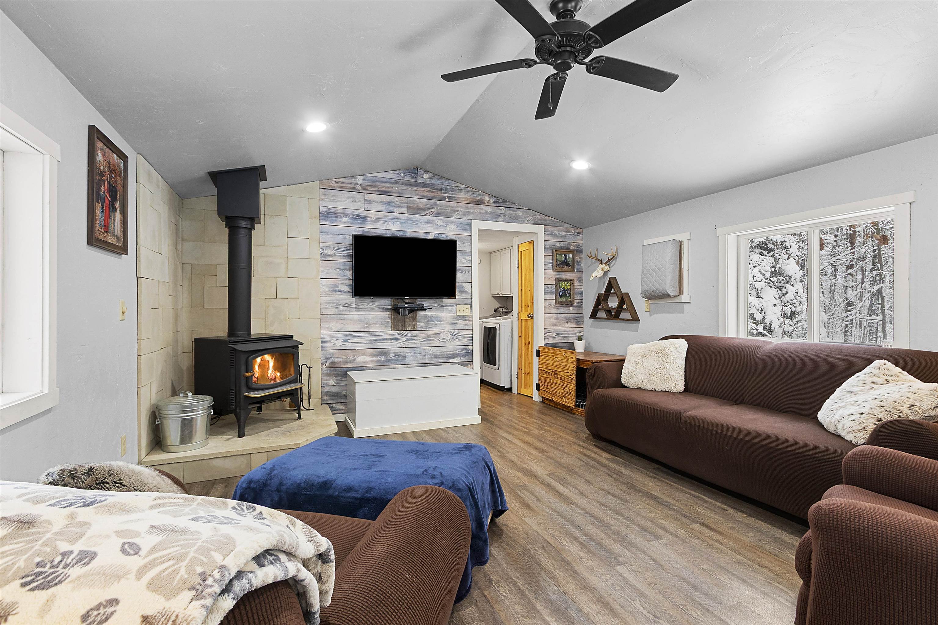 W6524 County Road R Niagara, WI 54151 - Photo 5 of 33