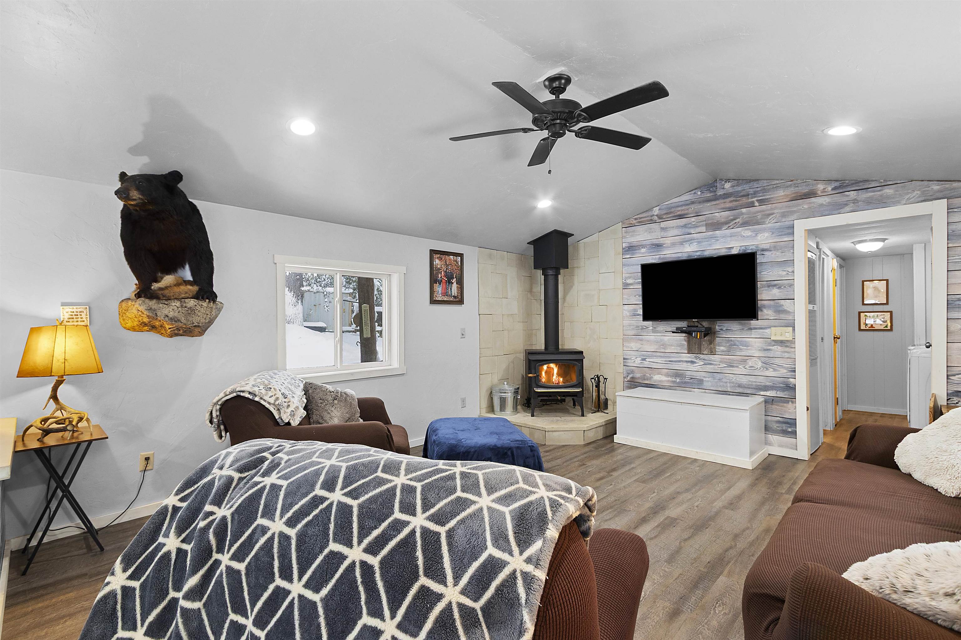 W6524 County Road R Niagara, WI 54151 - Photo 7 of 33