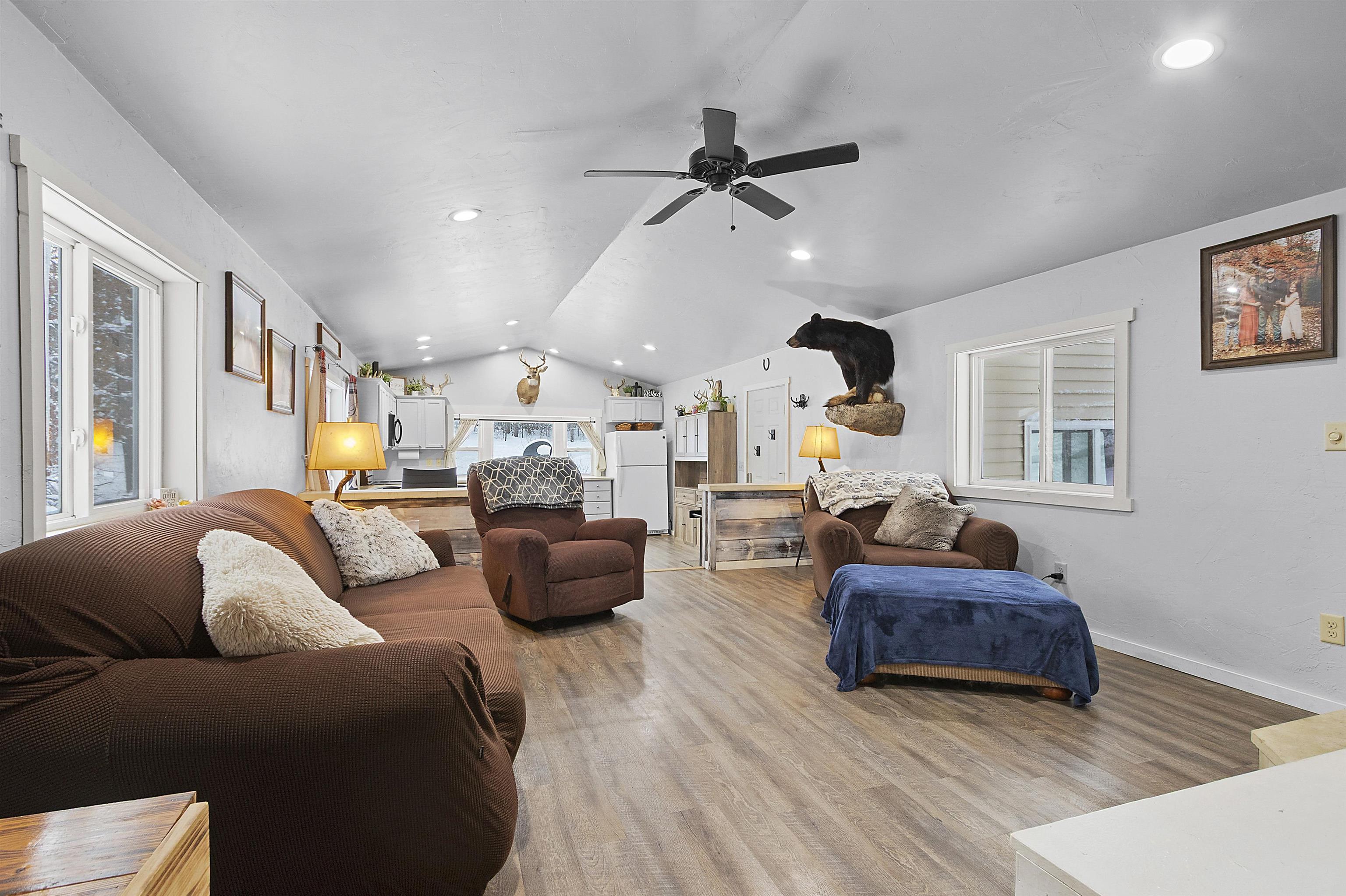 W6524 County Road R Niagara, WI 54151 - Photo 8 of 33