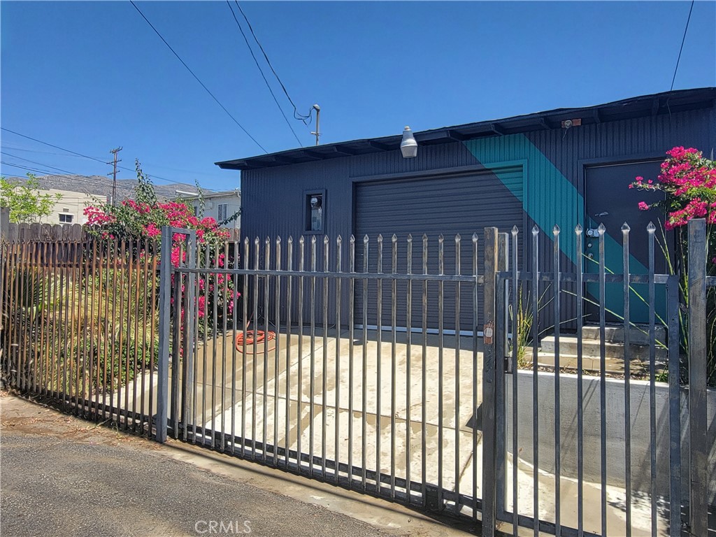9939 Commerce Avenue Tujunga, CA 91042 - Photo 4 of 12 a view of a balcony