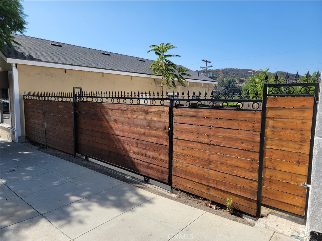 9939 Commerce Avenue Tujunga, CA 91042 - Photo 7 of 12