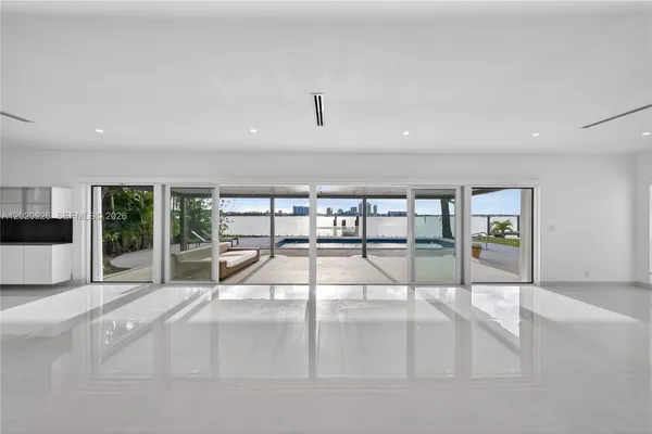 $40,000 | 1101 South Shore Drive, Unit 1, Miami Beach, FL 33141