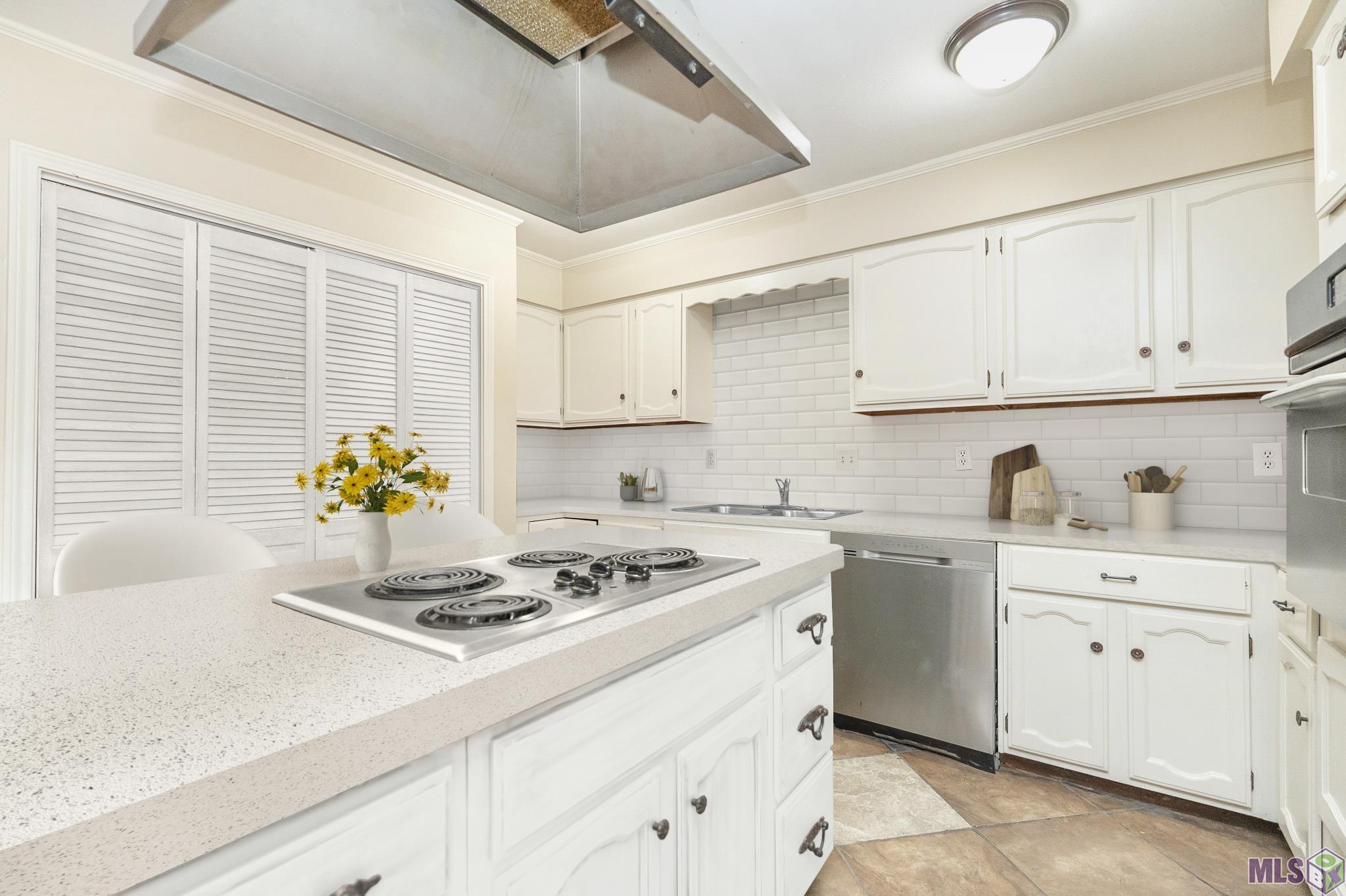 2434 Shadowbrook Drive Baton Rouge, LA 70816 - Photo 2 of 32 Gallery Image 2