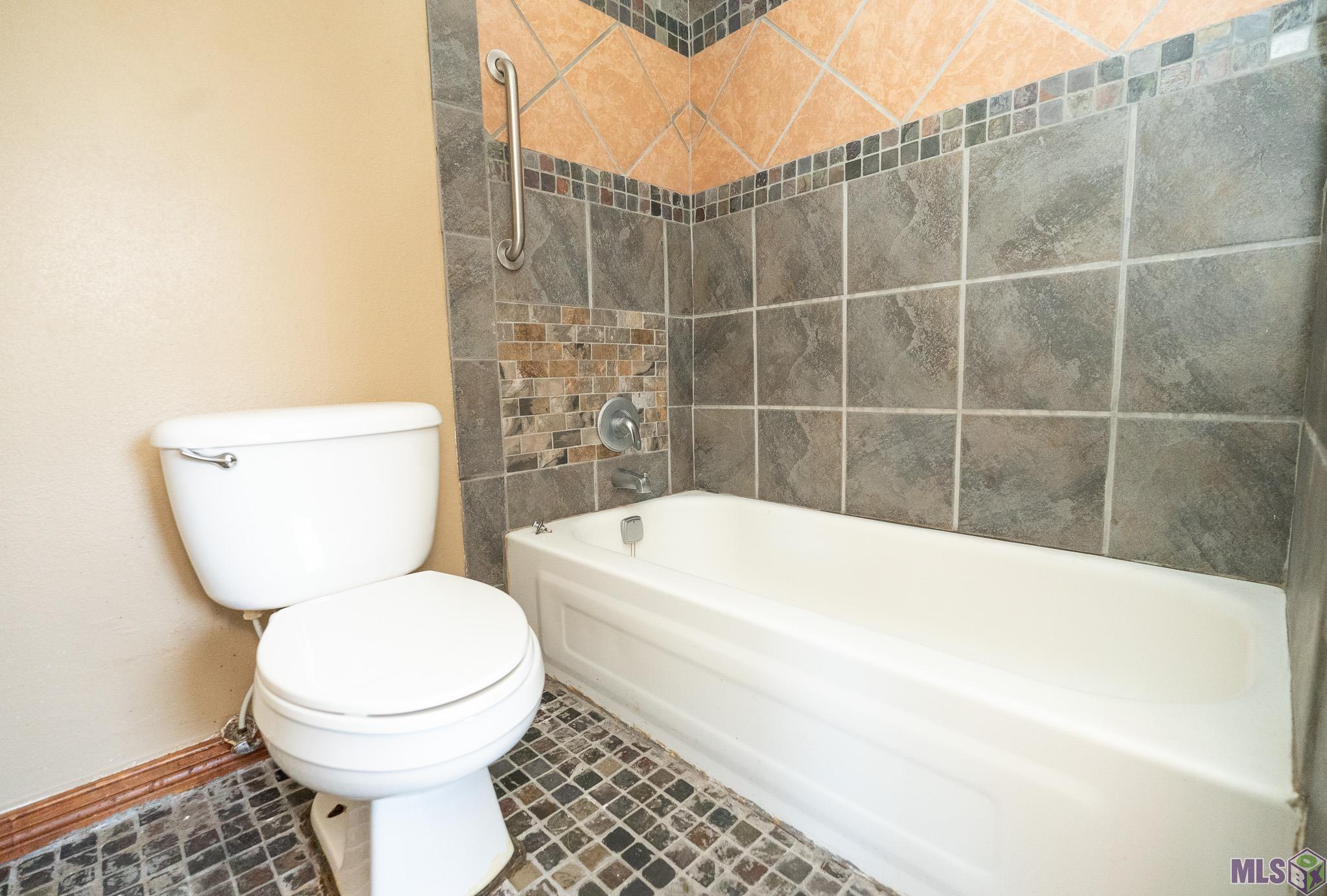 2434 Shadowbrook Drive Baton Rouge, LA 70816 - Photo 24 of 32 Gallery Image 24