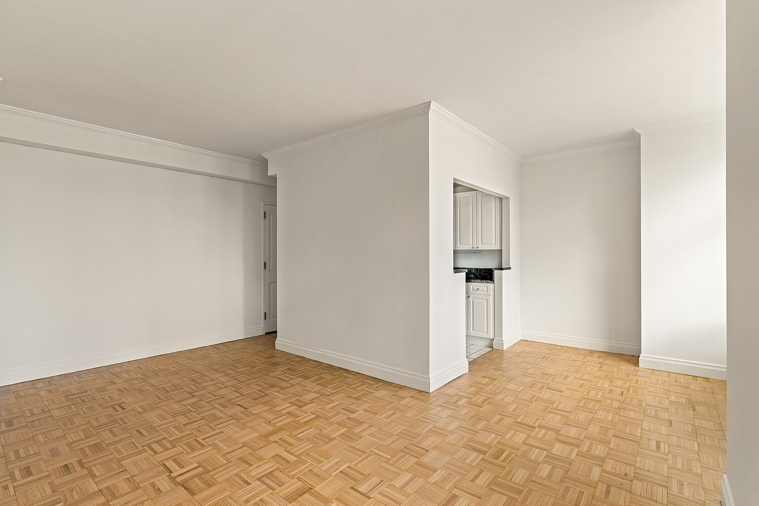 404 East 76th Street, Unit 10D Manhattan, NY 10021 - Photo 3 of 9 a view of empty room