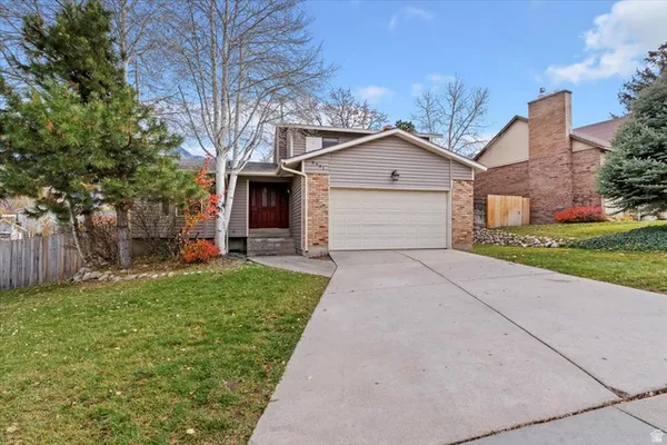 $699,900 | 8931 Quail Hollow Drive, Sandy, UT 84093