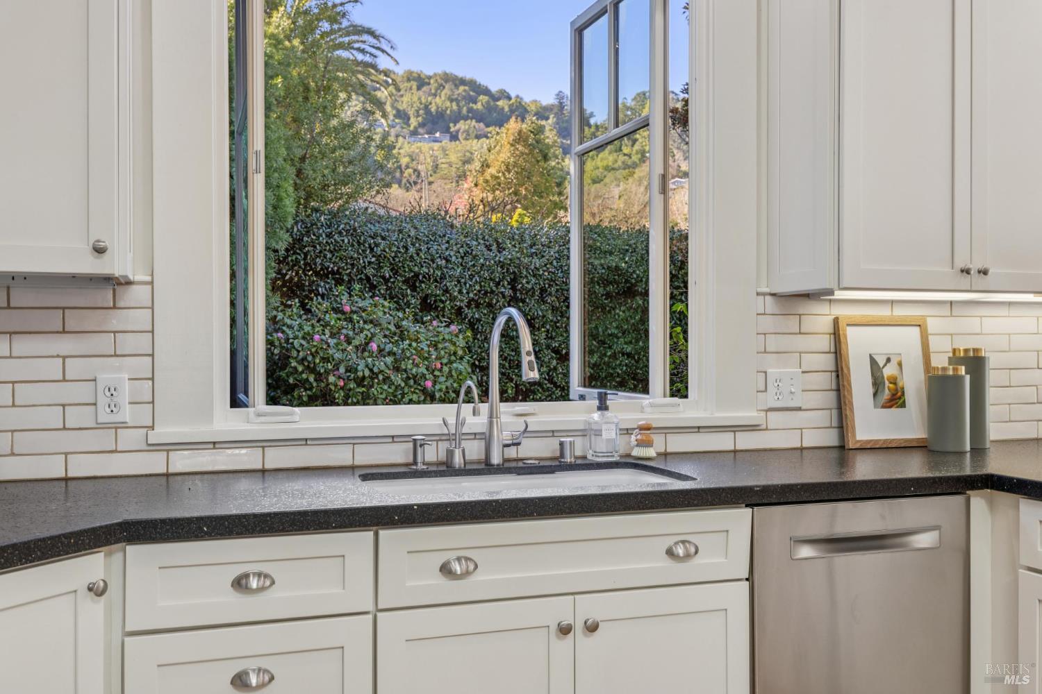 75 Kensington Road San Anselmo, CA 94960 - Photo 23 of 69