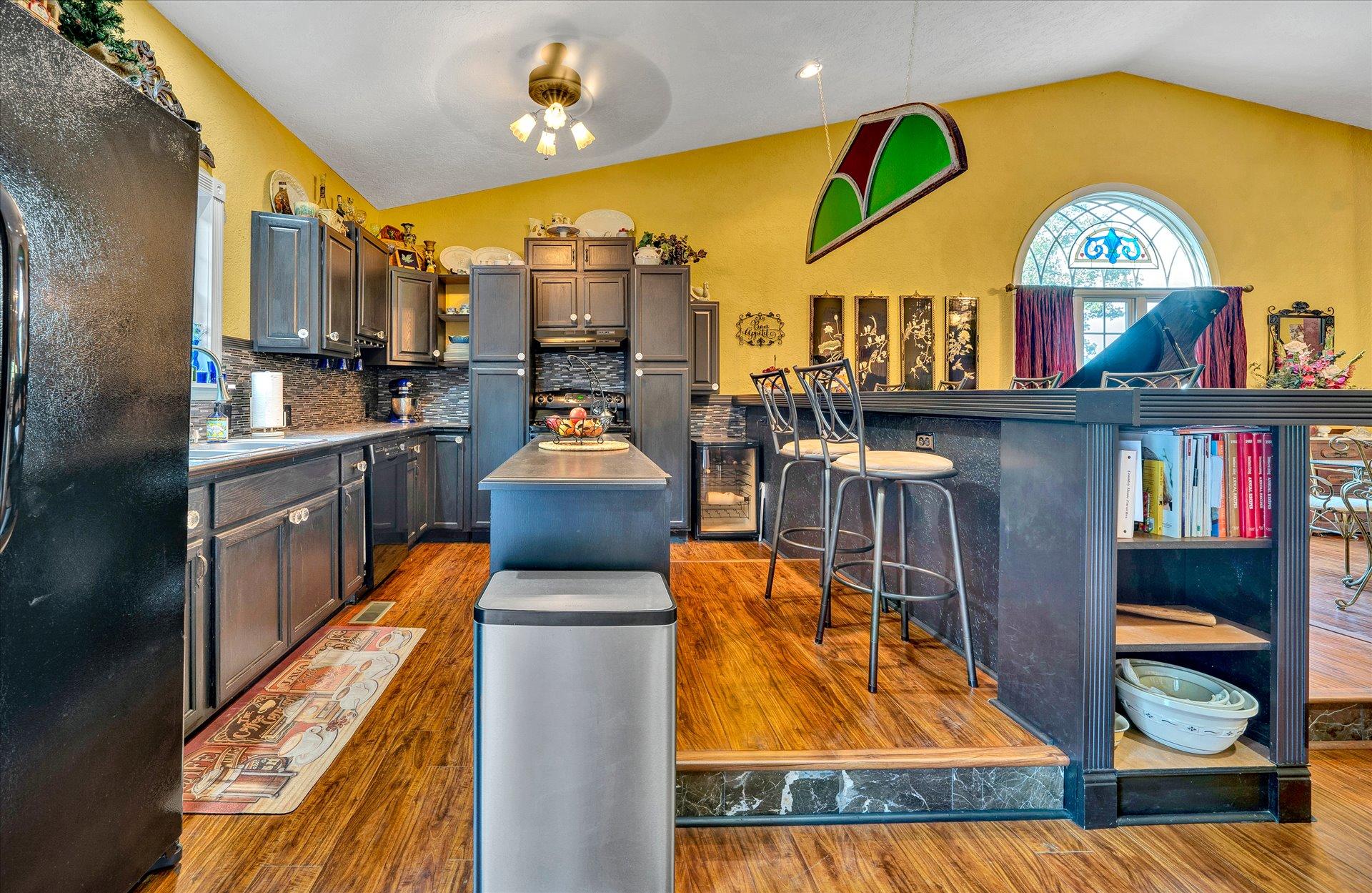 1245 Shady Run Road Vinton, VA 24179 - Photo 14 of 41 14-Shows Great (13 of 42)