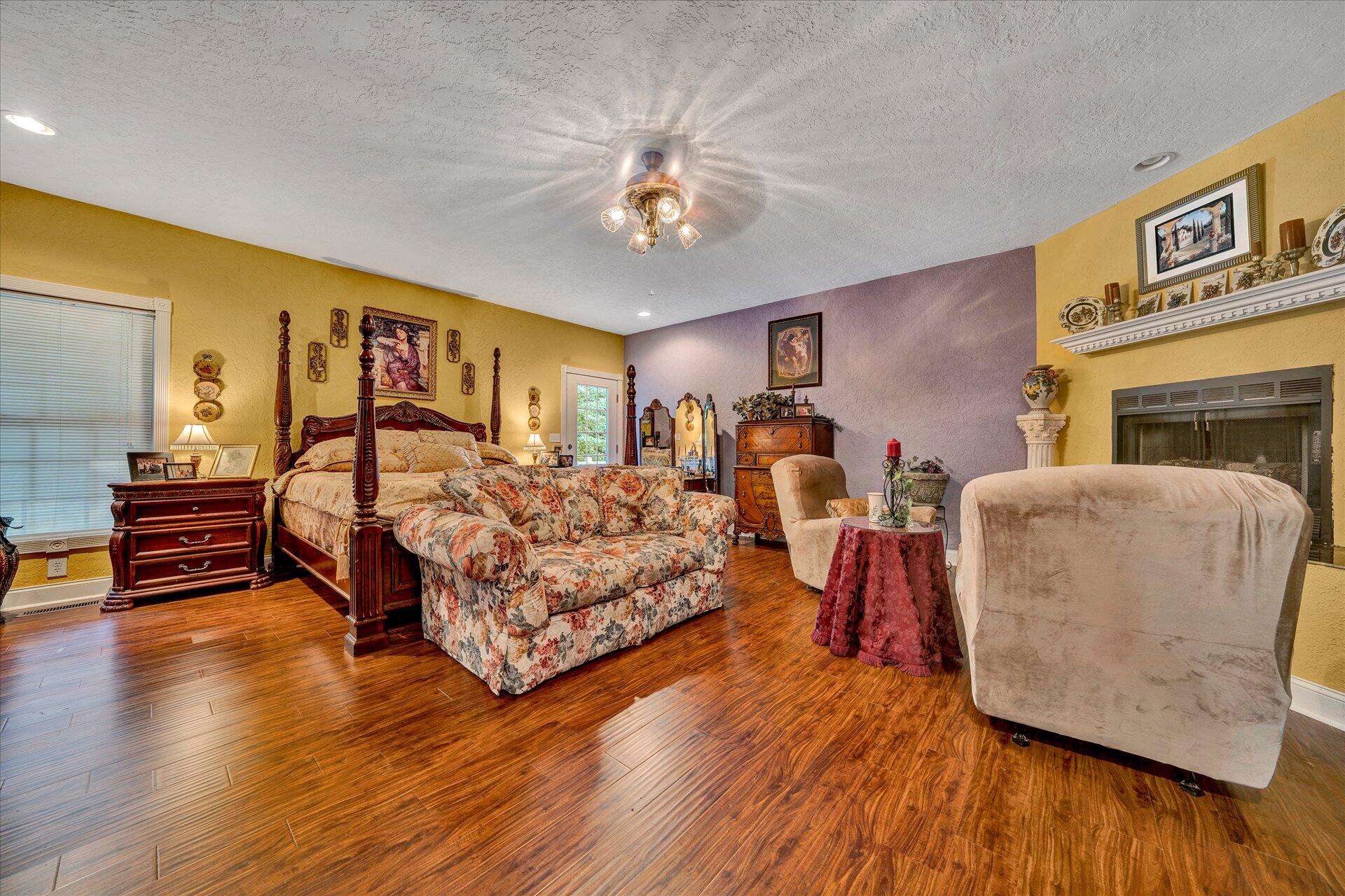 1245 Shady Run Road Vinton, VA 24179 - Photo 28 of 41 28-Shows Great (27 of 42)
