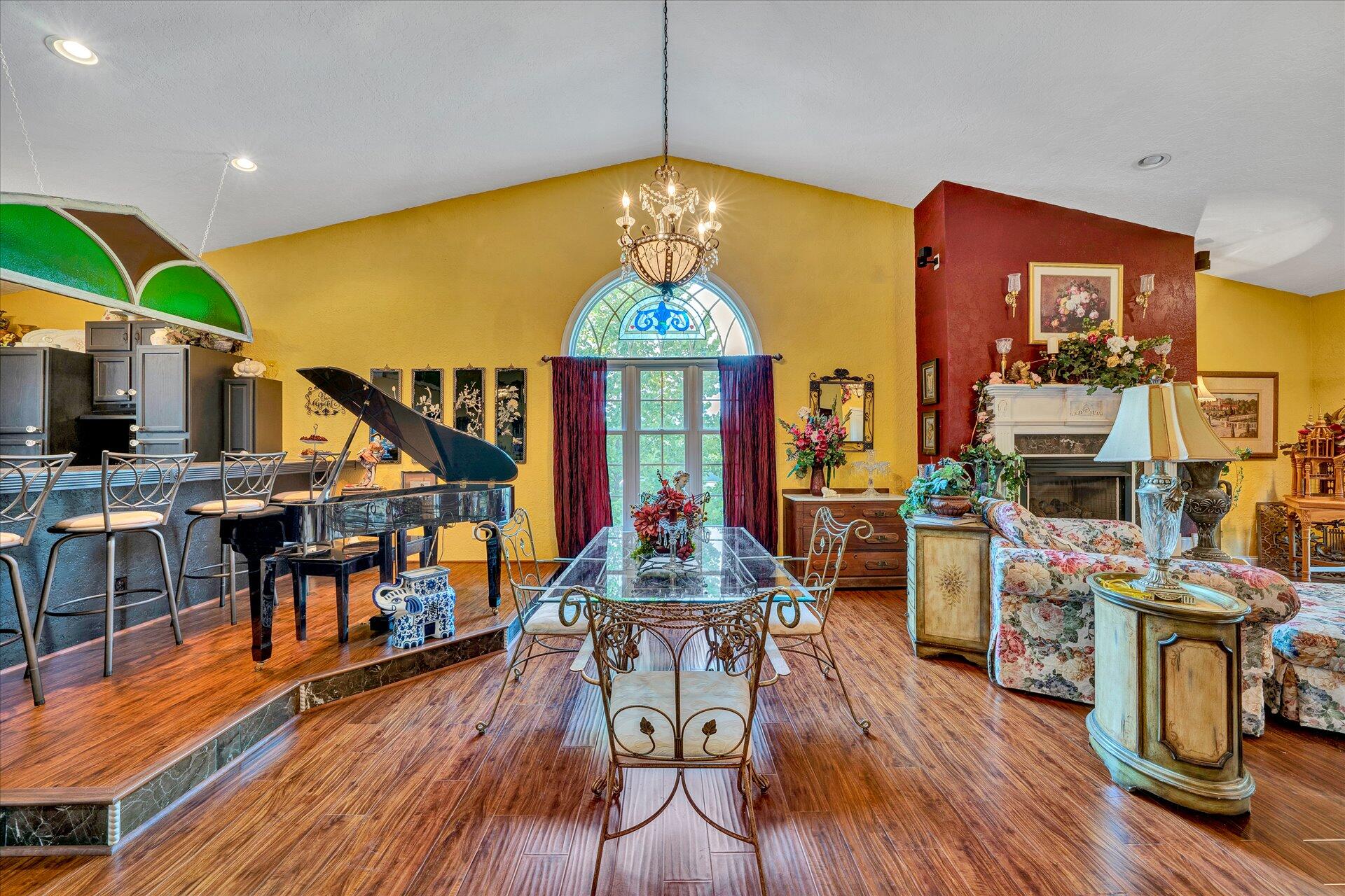 1245 Shady Run Road Vinton, VA 24179 - Photo 10 of 41 10-Shows Great (9 of 42)
