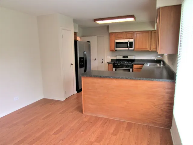 $2,400 | 1912 Orchard Lane, McHenry, IL 60050