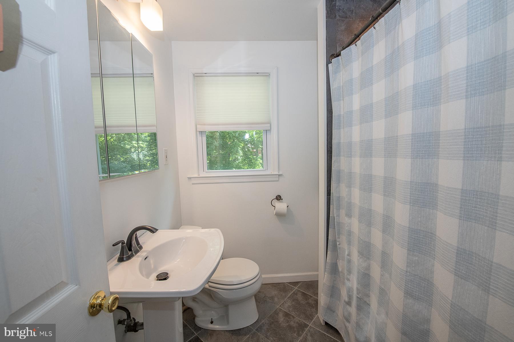 333 Lester Road Springfield, PA 19064 - Photo 18 of 37