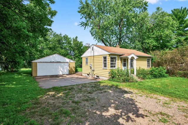 $299,900 | 16612 Minnetonka Boulevard, Minnetonka, MN 55391