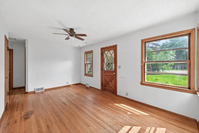 $299,900 | 16612 Minnetonka Boulevard, Minnetonka, MN 55391