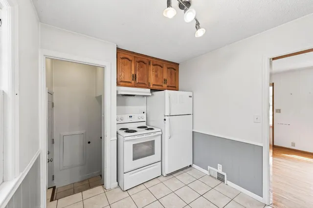 $299,900 | 16612 Minnetonka Boulevard, Minnetonka, MN 55391