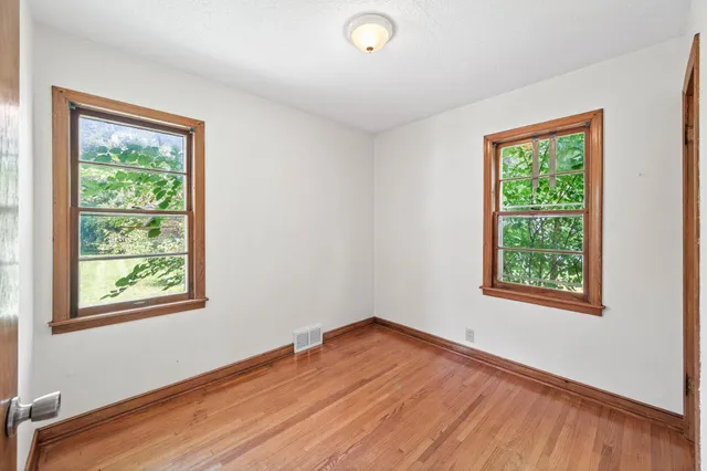 $299,900 | 16612 Minnetonka Boulevard, Minnetonka, MN 55391