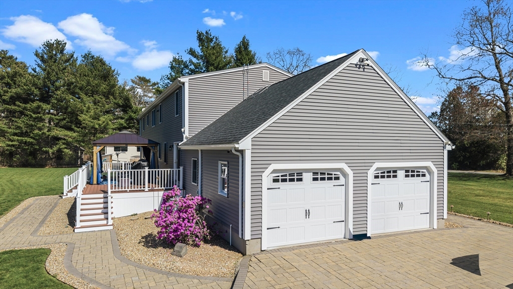 125 Dr Braley Road Freetown, MA 02717 - Photo 5 of 40