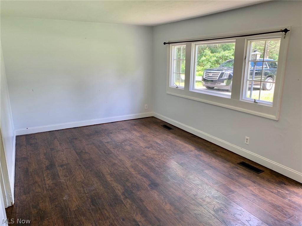 12828 Heath Road Chesterland, OH 44026 - Photo 3 of 12 Gallery Image 3