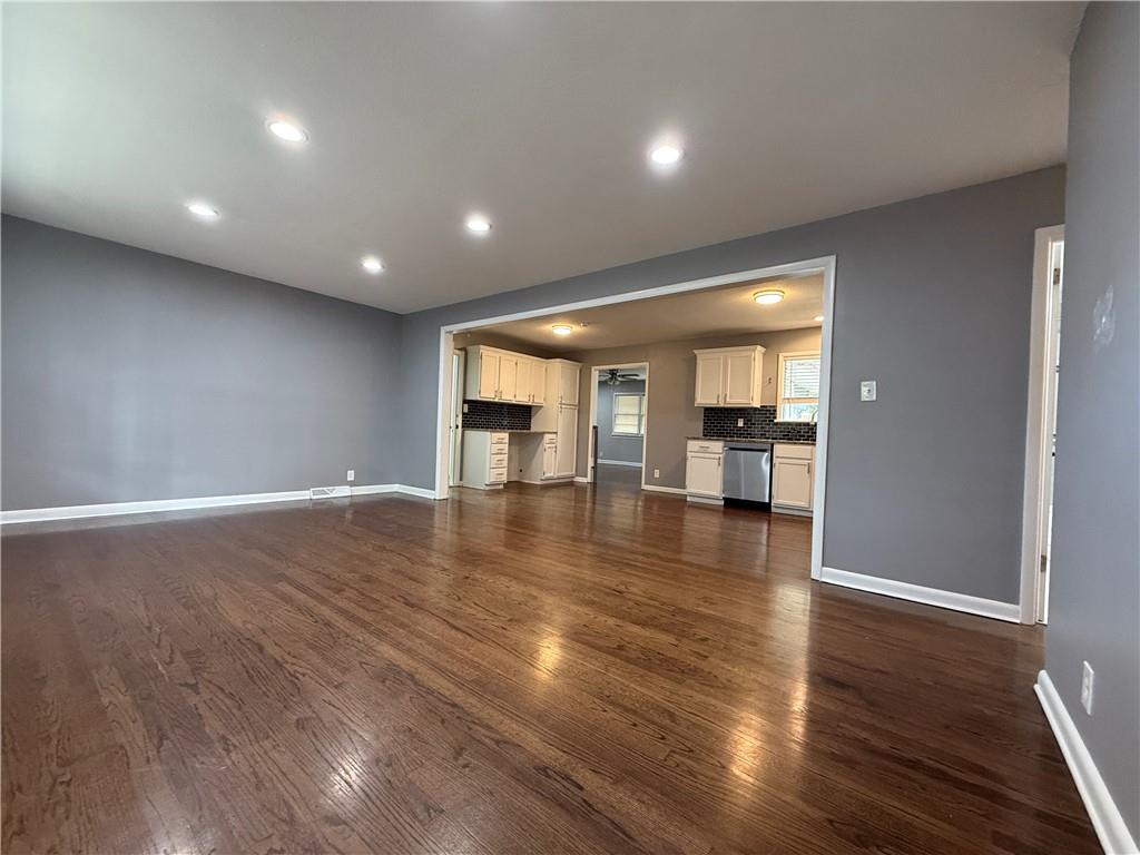 8811 East 84 Street Raytown, MO 64138 - Photo 2 of 21