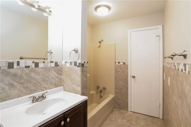 $1,630 | 707 Mulberry Street, Belton, MO 64012