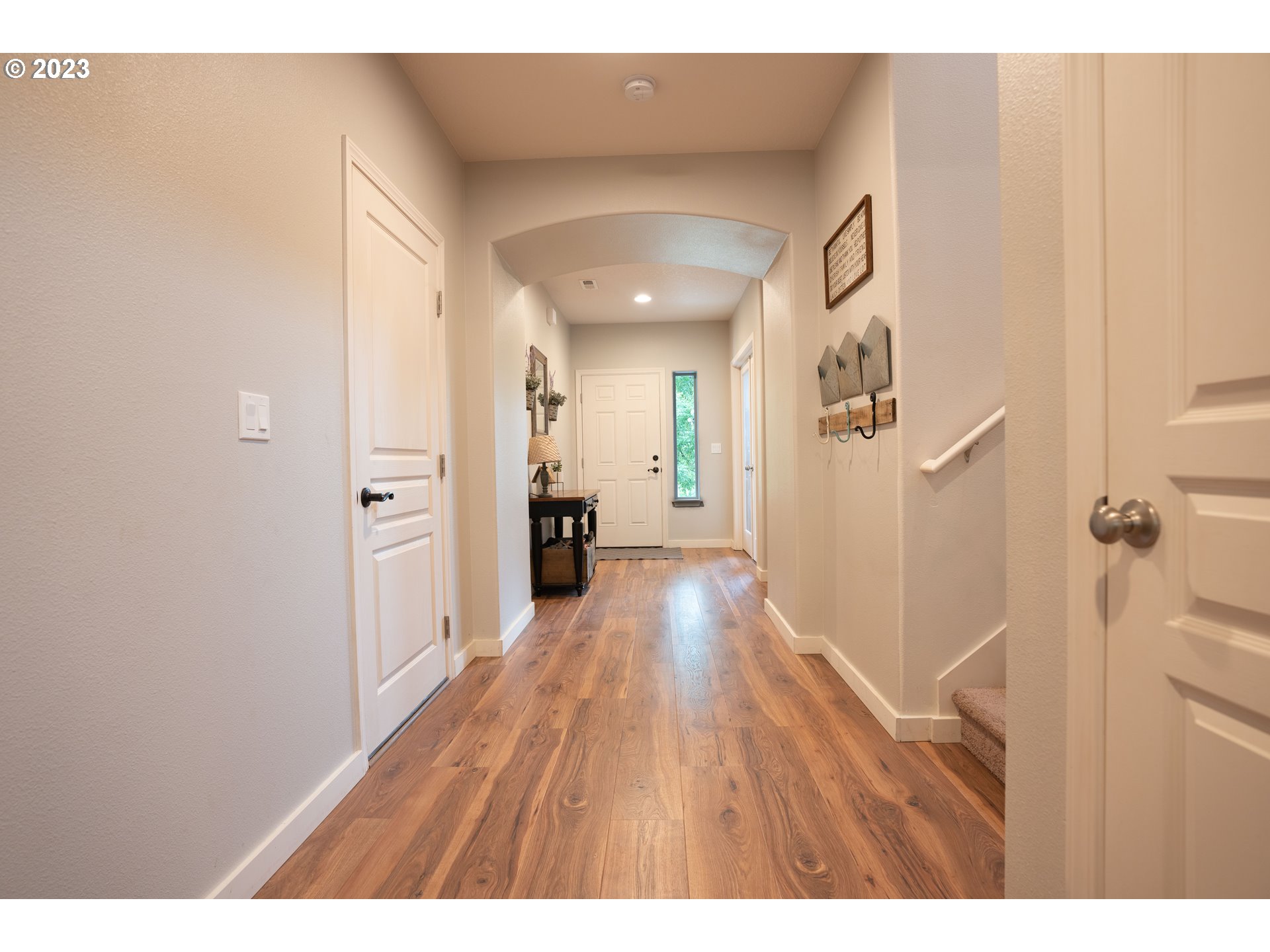 37489 South Wilhoit Road Molalla, OR 97038 - Photo 8 of 38 a view of a hallway with wooden floor