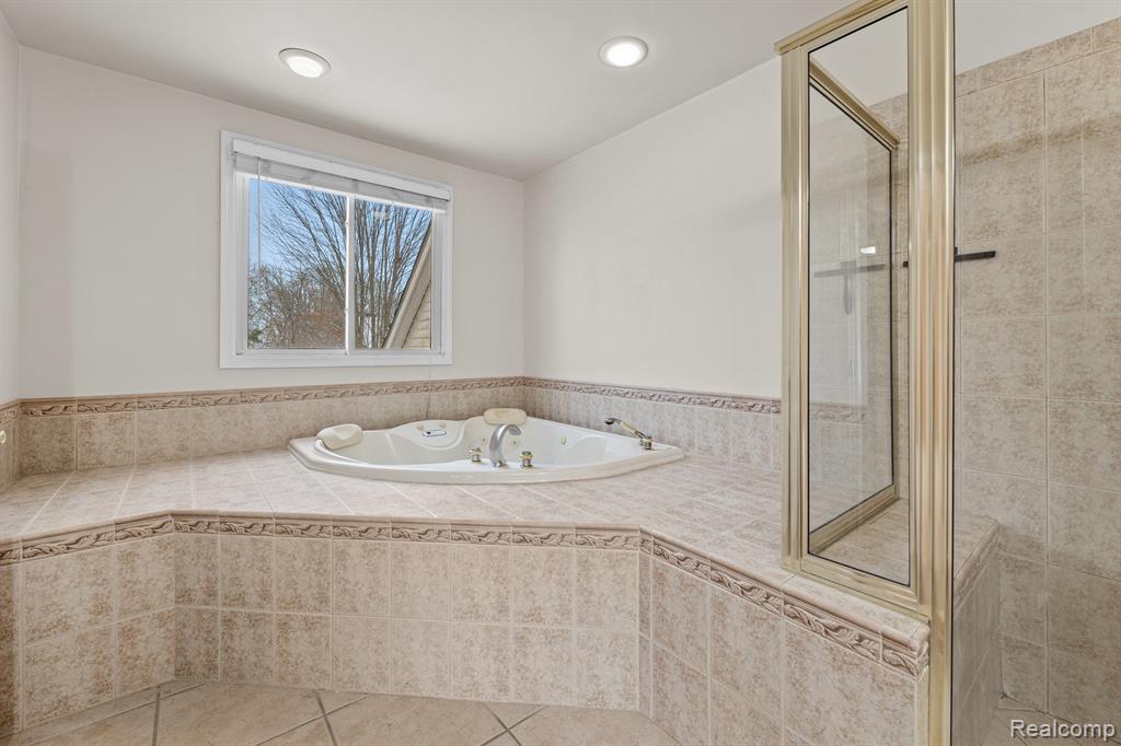 3904 Kaeleaf Road Lake Orion, MI 48360 - Photo 34 of 66
