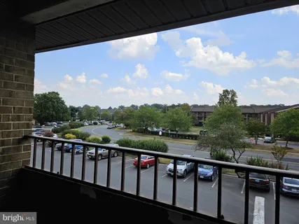 $225,000 | 511 Florida Avenue, Unit 201, Herndon, VA 20170