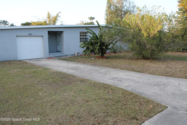 $2,200 | 904 Kensington Drive, Cocoa, FL 32922