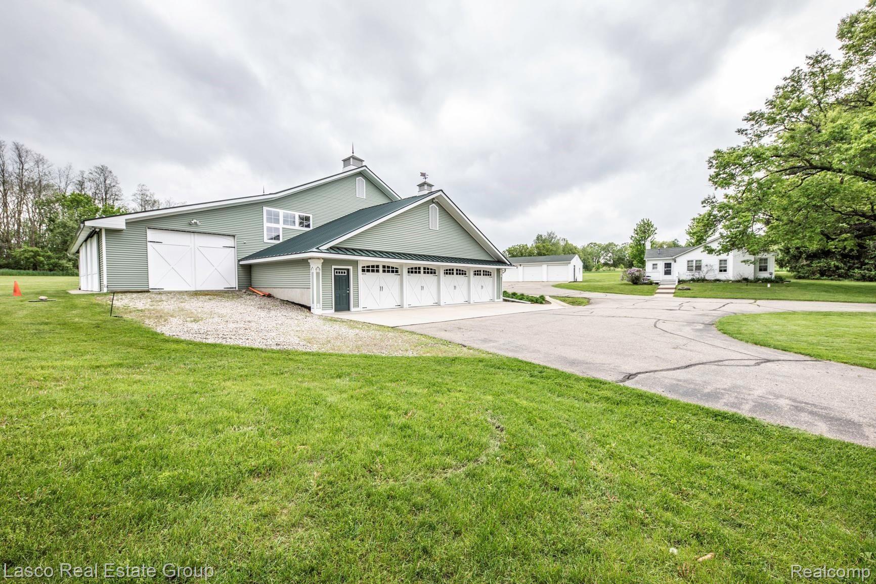 13520 White Lake Road Fenton, MI 48430 - Photo 5 of 66 5Z8A7416.jpg