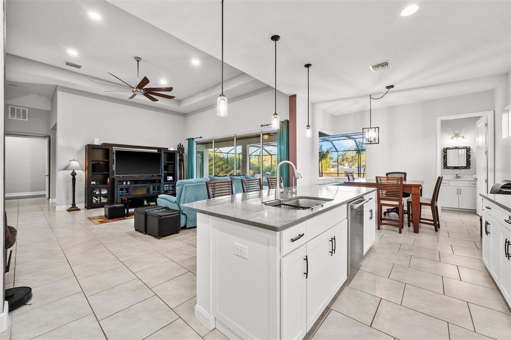 7484 Ripetta Street Sarasota, FL 34240 - Photo 18 of 59