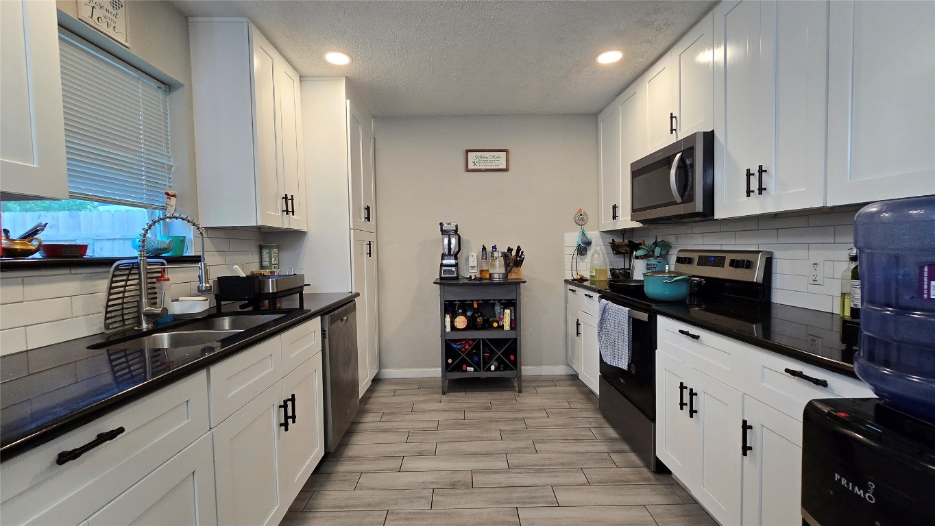 23114 Berry Pine Drive Spring, TX 77373 - Photo 4 of 11