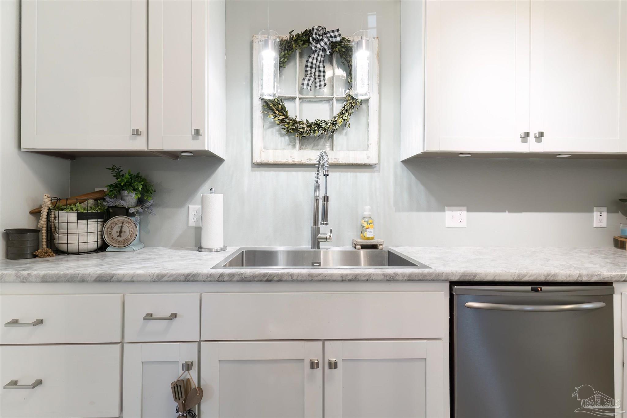 4624 Farm Life Road Milton, FL 32583 - Photo 10 of 50