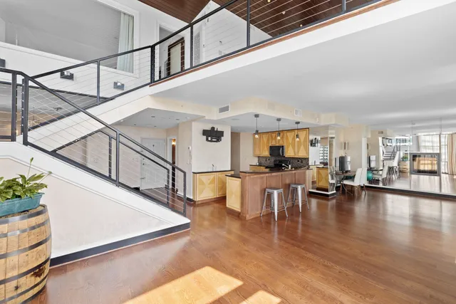 $2,000,000 | 555 Church Street, Unit 2300, Nashville, TN 37219